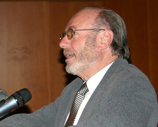 Redner.jpg - Internationales Forum: Themenabend Integration, Diskussion zum Thema "Integration braucht ein Konzept" // am Donnerstag, 07. Dezember 2006, 19.00 Uhr im NTI-Hörsaal 