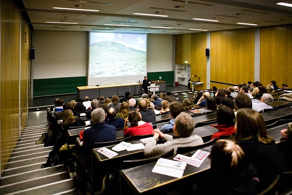 _MG_2312.JPG - Internationales Forum: Vortrag von Prof. John F. Dewey zum Thema "Natural Geohazards - Governmental and Individual Responsibility" // am Dienstag, 26. Januar 2010, 18.00 Uhr im Grossen Hörsaal, Bauingenieure