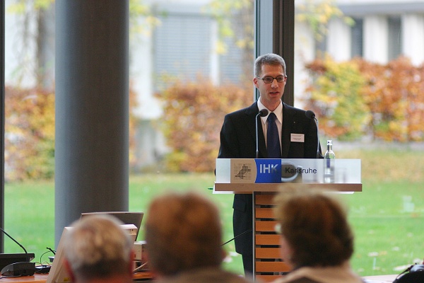 28.jpg - Claudius Krucker, Leiter Entwicklung Lehre, Universität St. Gallen: Vortrag "Universität St. Gallen: Fach- und Kontextstudium vernetzen"