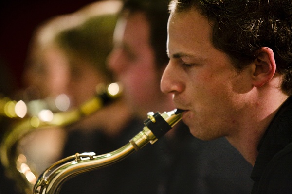 _MG_0041.JPG - Einstimmung durch die KIT-Big Band (unter der Leitung von Dr. Günter Hellstern)... 