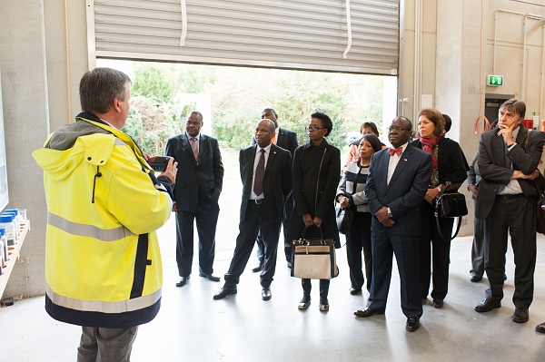 20141016-CN-01-011.jpg - Visit of Representatives of SADC Embassies to theKarlsruhe Institute of Technology (KIT)October 16, 2014Venue:KIT Campus NorthMeeting point: FTU hallHermann-von-Helmholtz-Platz 176344 Eggenstein-Leopoldshafencopyright by KITPresse, Kommunikation und MarketingAbdruck honorarfrei im redaktionellen BereichBelegexemplar erbeten 