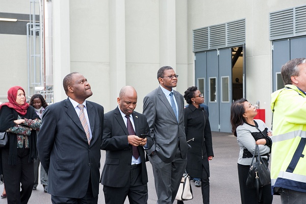 20141016-CN-01-014.jpg - Visit of Representatives of SADC Embassies to theKarlsruhe Institute of Technology (KIT)October 16, 2014Venue:KIT Campus NorthMeeting point: FTU hallHermann-von-Helmholtz-Platz 176344 Eggenstein-Leopoldshafencopyright by KITPresse, Kommunikation und MarketingAbdruck honorarfrei im redaktionellen BereichBelegexemplar erbeten 
